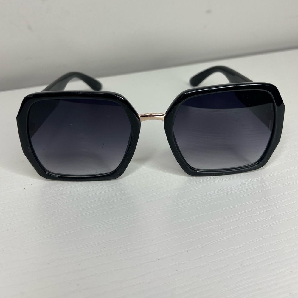 Jessica Simpson oversized Black Sunglasses. Gold accents.